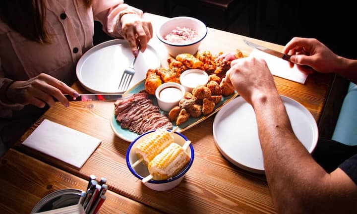 ब्रेकफास्ट स्किप करने की आदत धीरे-धीरे मेटाबोलिक सिंड्रोम को भी जन्म देती है. जिसमें पेट की चर्बी, हाई बीपी, हाई शुगर और खराब कोलेस्ट्रॉल एक साथ बढ़ जाते हैं. यही पैटर्न आगे चलकर टाइप टू डायबिटीज का बड़ा खतरा बनता है जो लोग रोजाना नाश्ता नहीं करते उनमें डायबिटीज का खतरा भी ज्यादा पाया गया है.