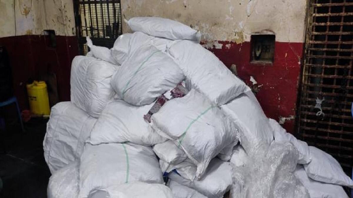 ரூ.7 லட்சம் மதிப்பு புகையிலை பொருட்கள் பறிமுதல்: திருச்சியில் 2 வெளிமாநில வாலிபர்கள் கைது