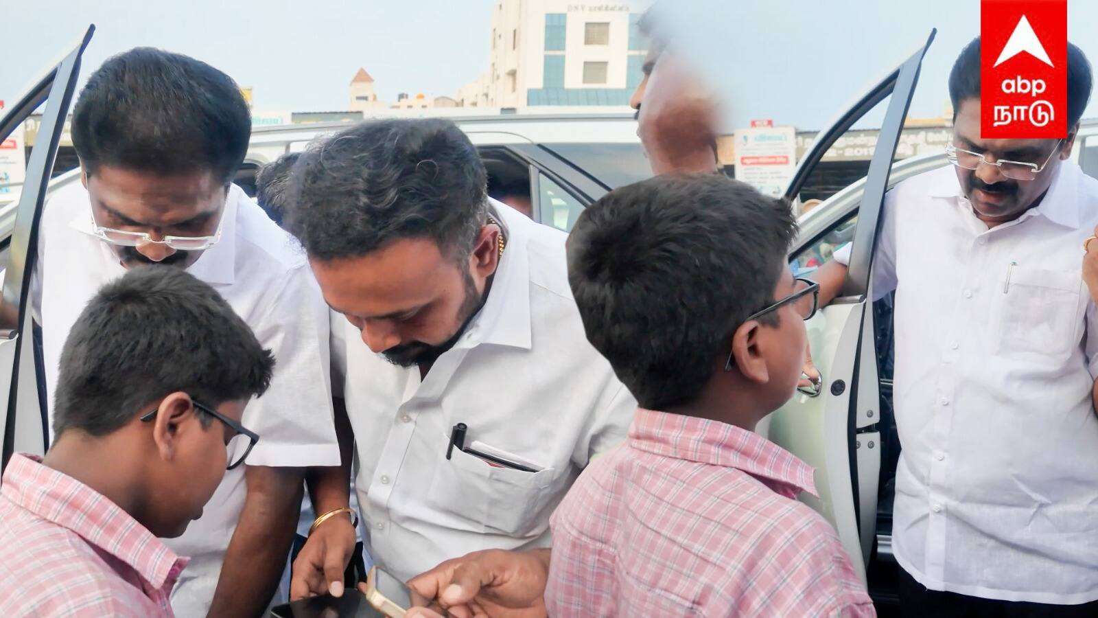 DMK MP helps Student |‘’சார் HELP பண்ணுங்க’’ உதவி கேட்ட சிறுவன் வியந்து பார்த்த MP