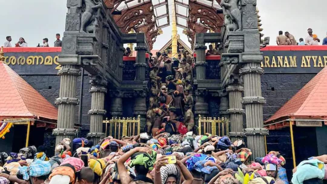 Sabarimala: சபரிமலையின் தத்துவமாக விளங்கும் 18 படிகளின் வரலாறு தெரியுமா?