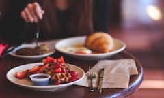 Breakfast Skip: তাড়াহুড়োয় রোজ সকালের জলখাবার মিস করছেন? অজান্তেই শরীরে হয়ে যাচ্ছে বড় পরিবর্তন!