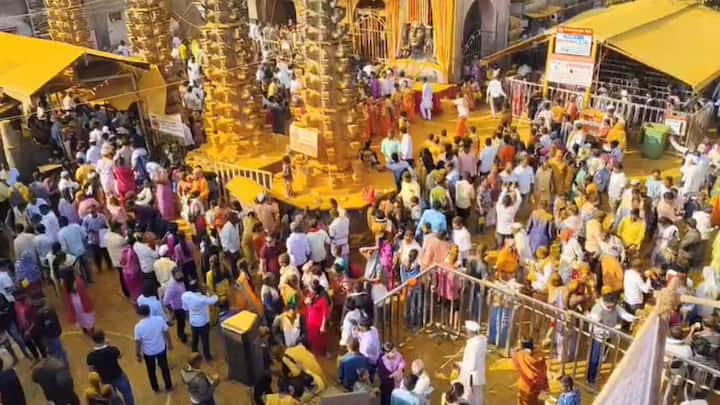 देव खंडोबाला वांग्याचे भरीत, बाजरीचा रोडगा, पुरणपोळीचा नैवद्य दाखवून उपासनेची सांगता करण्यात आली.