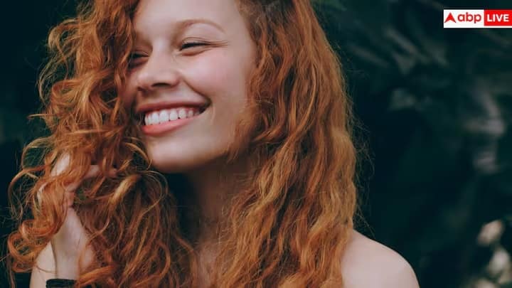 Weak Teeth Causes: ઘણા લોકો નબળા દાંત અથવા પાયોરિયાથી પીડાય છે. જો તમારી પાસે પણ દાંત છે, તો બાબા રામદેવ પાંચ ઉપાયો જણાવે છે જે આ સમસ્યામાંથી રાહત આપશે.  લોકો તેમના મૌખિક સ્વાસ્થ્યની અવગણના કરે છે, જેના કારણે દાંતનો સડો, પાયોરિયા અને પેઢાના રોગ જેવી સમસ્યાઓ થાય છે. બિનઆરોગ્યપ્રદ ખાવાની આદતો અને અયોગ્ય બ્રશ કરવાની આદતો મુખ્ય કારણો છે.