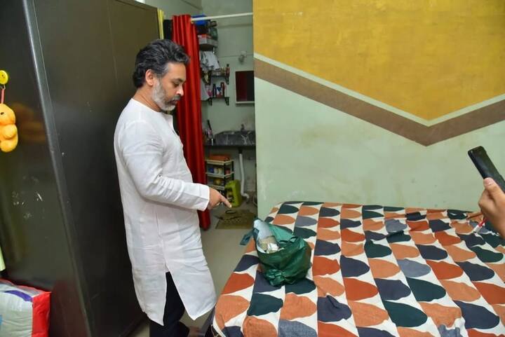 निवडणूक पैसा फेकून जिंकायची नसते, कामाने आणि विश्वासाने जिंकायची असते, भारतीय जनता पार्टीचे मालवण येथे रणजीत देसाई मोहन सावंत असे सिंधुदुर्ग जिल्ह्यातील तर मुंबईमधून कित्येक लोक पैसे वाटण्यासाठी खास येथे आलेले आहेत, यावर निवडणूक आयोग काय शासन करणार त्याचे उत्तर निवडणूक आयोगाने द्यावे, असं निलेश राणेंनी सांगितले.
