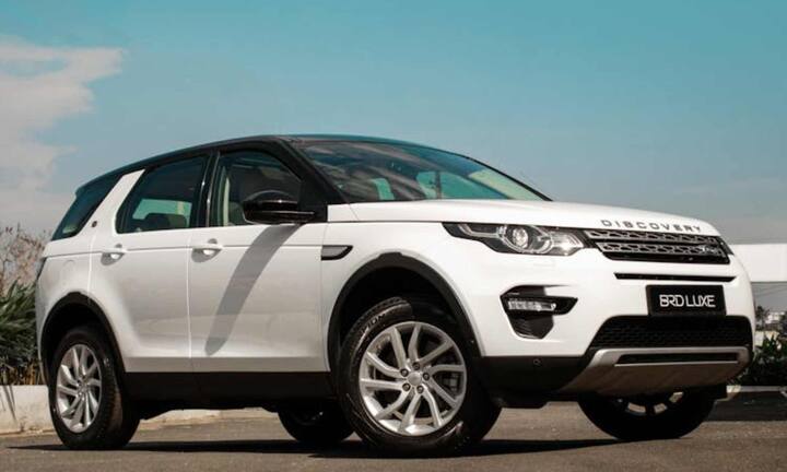 इस नंबर की नीलामी fancy.parivahan.gov.in पर हुई .50,000 की बेस प्राइस से शुरू हुई इस नीलामी में 45 लोगों ने हिस्सा लिया. धीरे-धीरे बोली बढ़ती चली गई और 1.17 करोड़ रुपये पर जाकर रुकी.