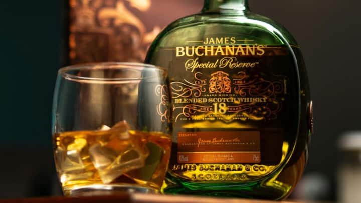 सर्दियों में रम-ब्रांडी पीने की सलाह केवल एक मिथक है. यह अस्थायी गर्मी दे सकता है, लेकिन लंबे समय में यह शरीर को ठंडा कर सकता है और स्वास्थ्य के लिए हानिकारक साबित हो सकता है. इसलिए सर्दियों में गर्म रहने के लिए स्वस्थ और प्राकृतिक विकल्प अपनाना हमेशा बेहतर होता है.