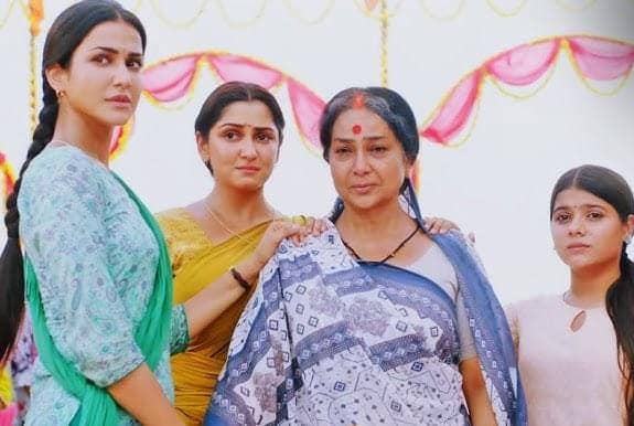 जी टीवी का शो 'गंगा माई की बेटियां' भी अपनी कहानी को लेकर लाइमलाइट में रहता है. वाराणसी के लोकेशन पर बेस्ड इस शो को देखना दर्शक बहुत पसंद करते हैं. इस हफ्ते टीआरपी चार्ट में शो ने 1.7 रेटिंग के साथ 8वें स्थान पर अपनी जगह बनाई.