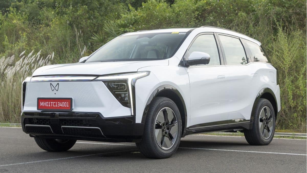 Mahindra XEV 9S Vs Toyota Innova Hycross: Which Is The Three-Row Car To Buy?