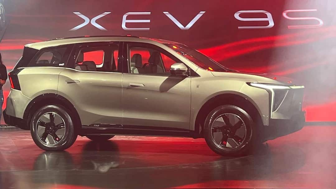 Mahindra Launches XEV 9S: Three Rows, New Design, 500 Km Range
