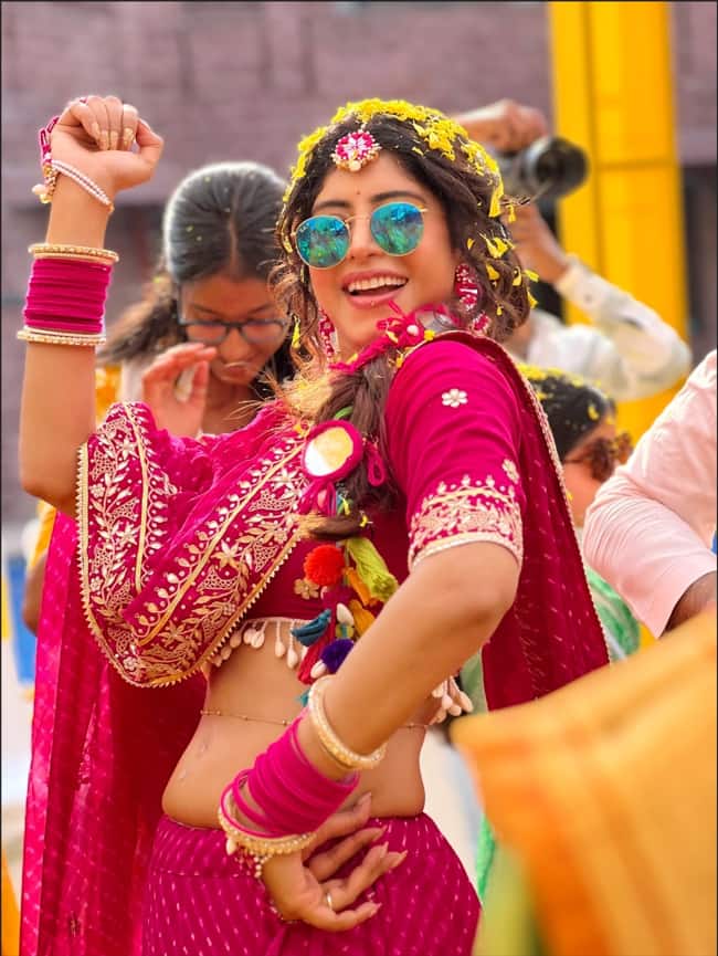 विंध्या शादी के बाद अपने पिया के घर भी जा चुकी हैं. उनकी विदाई की वीडियो भी सामने आई हैं.