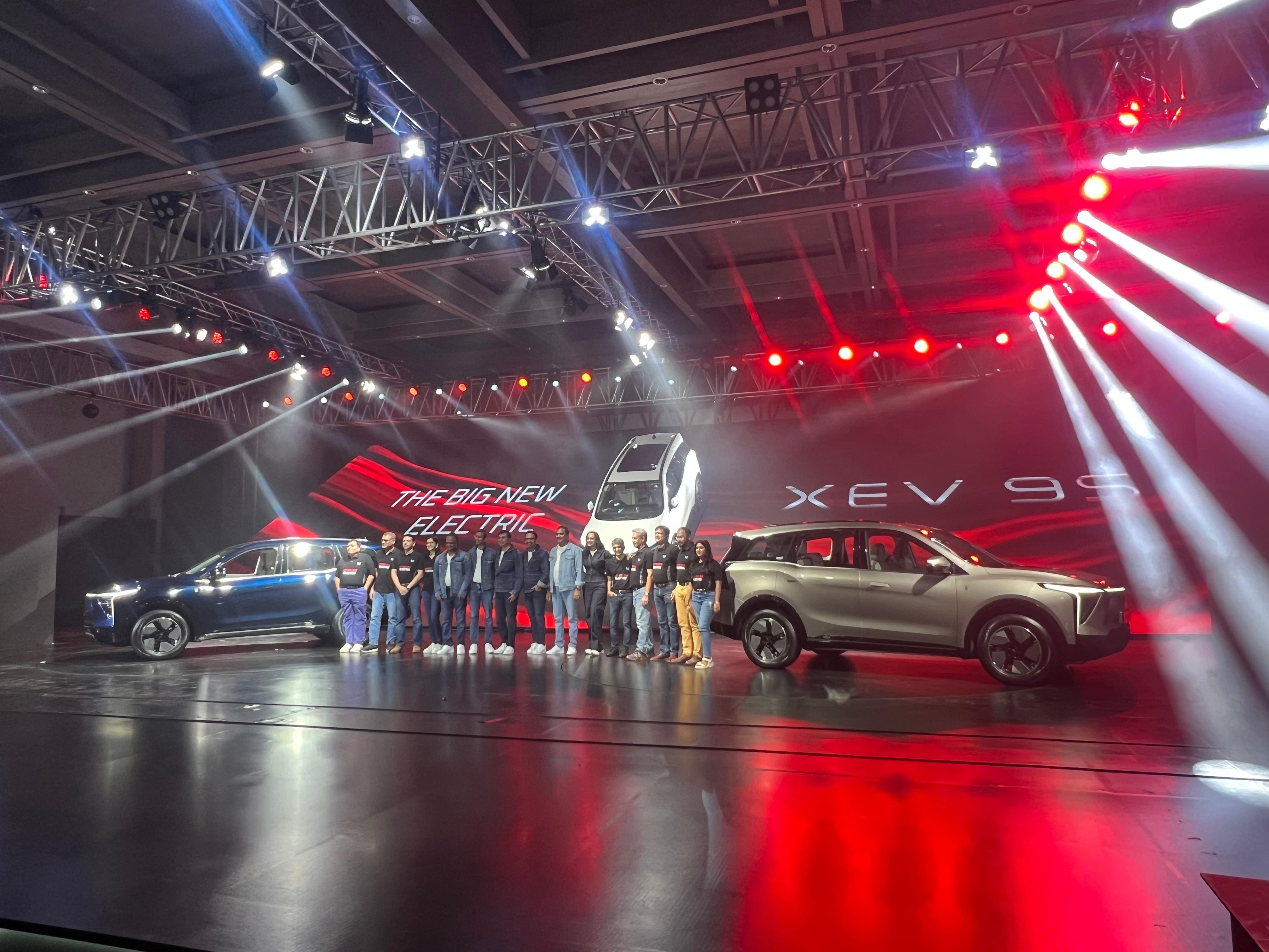 Mahindra Launches XEV 9S: Three Rows, New Design, 500 Km Range