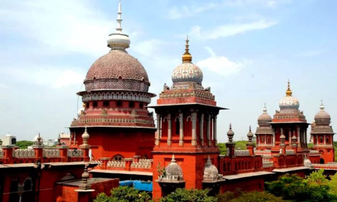 ரோடு ஷோ விதிமுறைகள் ; தேர்வு எழுதி வெற்றி பெற வேண்டிய நிலை போல உள்ளது - நீதீமன்றம்