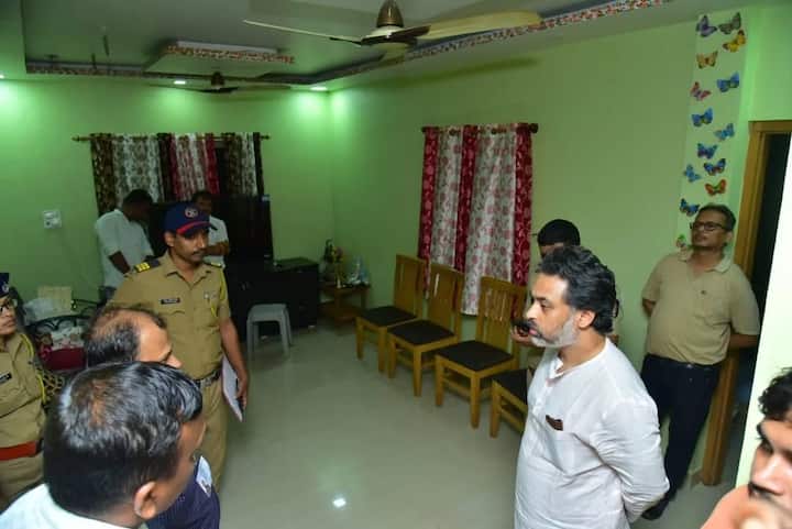 सदर घटनेनंतर निलेश राणेंनी निवडणूक विभागाच्या पथकाला आणि मालवण पोलिसांना पाचारण करुन कारवाई करण्याच्या सूचना केल्या.