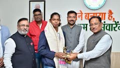 कबड्डी स्टार संजू देवी ने CM विष्णु देव साय से की मुलाकात, साझा किए खेल के अनुभव