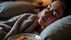 जेवल्यानंतर लगेच झोपणं किती धोकादायक? जाणून घ्या दुष्परिणाम