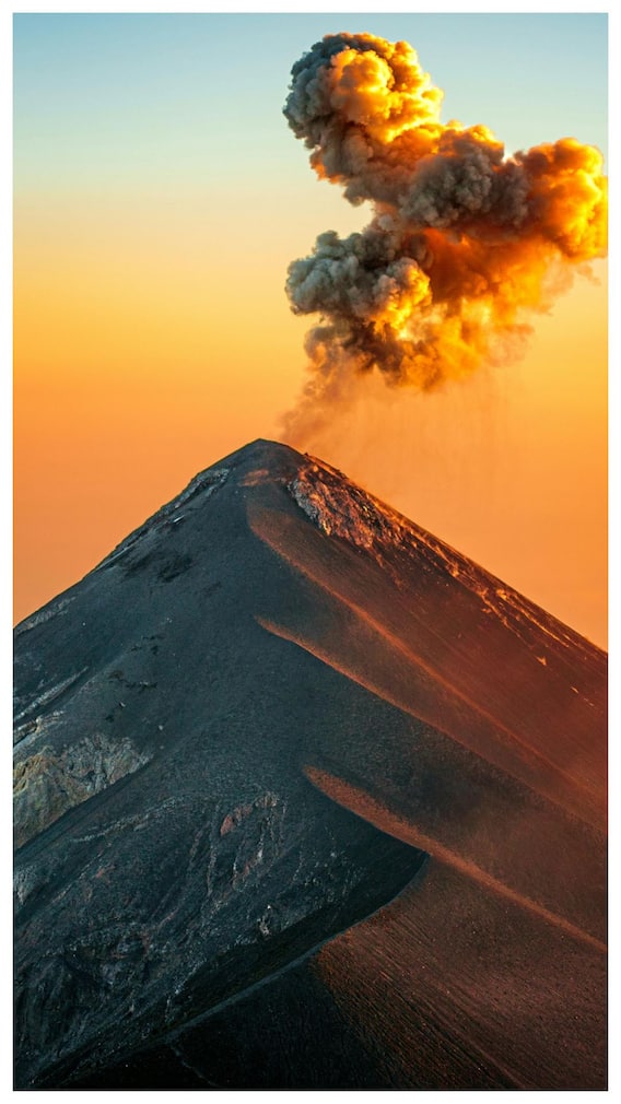 ज्वालामुखी कसे आणि का फुटतो?