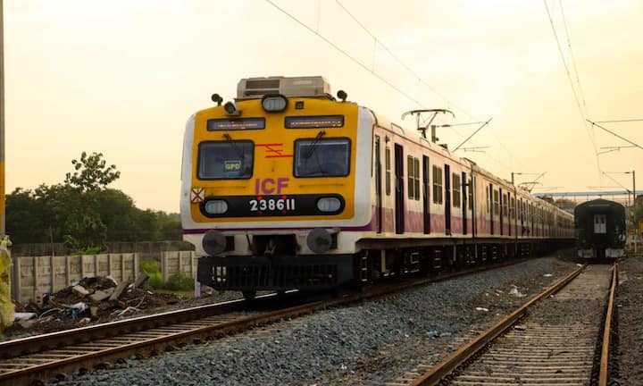 वहीं सुनवाई के दौरान सुप्रीम कोर्ट ने यह भी निर्देश दिया है कि रेलवे इन सभी मुद्दों पर विस्तृत हलफनामा दाखिल करें. अगली सुनवाई 13 जनवरी 2026 को होगी.