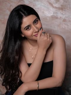 हीरा वरीना की 10 खूबसूरत तस्वीरें, पहले बदला नाम, अब बनेंगी कपिल शर्मा की 'दुल्हनिया'