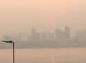 Mumbai AQI: मुंबईतील हवेची गुणवत्ता खालावली; प्रदूषणाची चादर संपूर्ण शहरावर पसरली, भयानक PHOTO