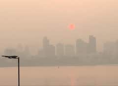 Mumbai AQI: मुंबईतील हवेची गुणवत्ता खालावली; प्रदूषणाची चादर संपूर्ण शहरावर पसरली, भयानक PHOTO