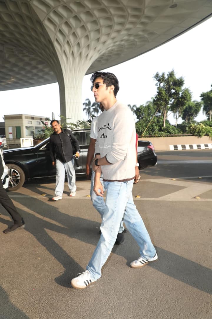 जहां फैंस अलग-अलग तरह के कमेंट्स कर उनकी तारीफ कर रहे हैं.