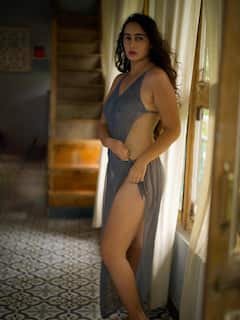 Megha Shukla Photo:  મેઘા શુક્લાએ કેમેરા સામે ફ્લોન્ટ કર્યા ટોન્ડ લેગ્સ, તસવીરોએ લગાવી આગ