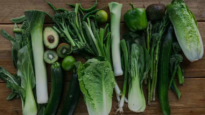 આ વિસ્તારોના લોકો મોટા ભાગે વનસ્પતિ આધારિત આહાર લે છે. જેમ કે દાળ, શાકભાજી, અને નટ્સ. તેઓ માંસ અને પ્રોસેસ્ડ ફૂડ ખૂબ ઓછું ખાતા હોય છે. આ પ્રકારનો આહાર શરીરમાં સોજો ઘટાડે છે અને હાર્ટ ડિસીઝ, ડાયાબિટીસ જેવી સમસ્યાઓથી બચાવે છે.