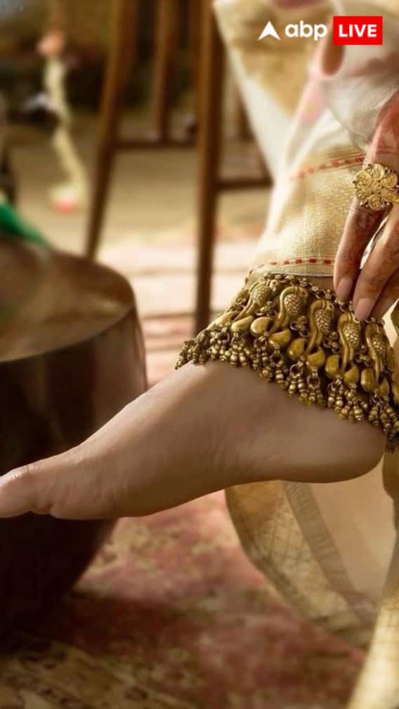 पाय्यात सोनं घालण्याने 'हा' ग्रह होतो नाराज