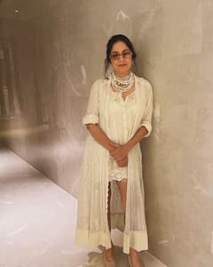 शॉर्ट ड्रेसेस में कहर ढाती हैं नीना गुप्ता, 66 की उम्र में नहीं हैं किसी से कम