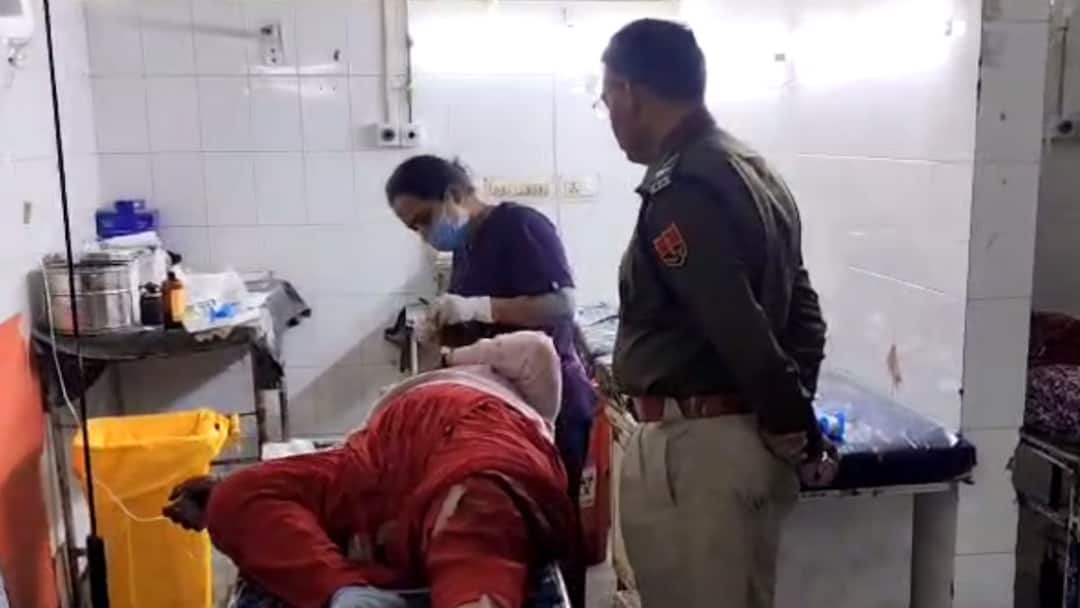 कोटा में दिल्ली-इंदौर रूट पर बस हादसा, स्लीपर बस के 2 ड्राइवरों की मौत, 12 यात्री घायल Major bus accident on Delhi-Indore route in Kota 2 drivers dead several passengers injured ann कोटा में दिल्ली-इंदौर रूट पर बस हादसा, स्लीपर बस के 2 ड्राइवरों की मौत, 12 यात्री घायल