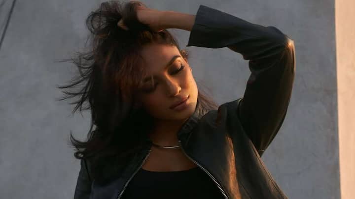 Sobhita Dhulipala Photos : టాలీవుడ్ యంగ్ హీరో నాగ చైతన్య భార్య శోభిత తాజాగా స్పెషల్ ఏజెంట్ అవతారమెత్తారు. తాజాగా క్యూట్ లుక్స్‌తో ఆమె షేర్ చేసిన ఫోటోలు వైరల్‌గా మారాయి.