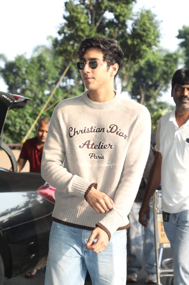 उन्होंने पैपराजी के लिए जमकर अलग-अलग पोज भी दिए .