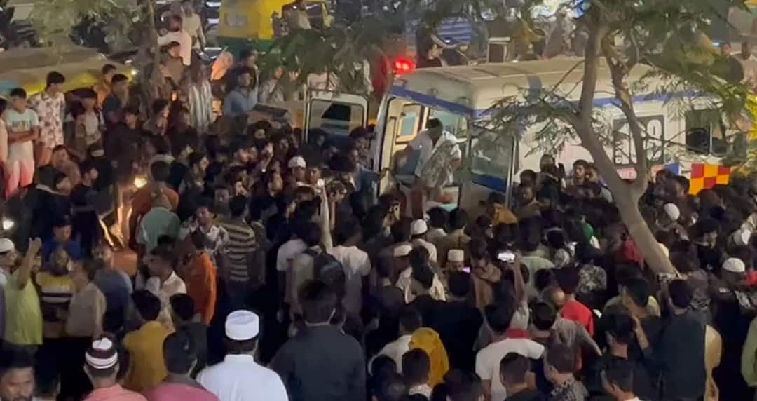 Ahmedabad News a Crazy lover commits suicide in one-sided love than petrol spilled on him after a fight with his girlfriend and he died Ahmedabad: એકતરફી પ્રેમમાં પાગલ પ્રેમીની આત્મહત્યા, પ્રેમિકા સાથે ઝઘડો થતાં પેટ્રોલ છાંટી સળગ્યો, થયું મોત