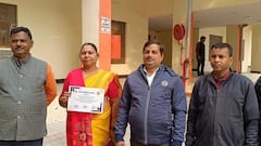 वाराणसी में 6 BLO ने किया कमाल, समय से पहले पूरा किया SIR का काम, जिला प्रशासन ने किया सम्मानित