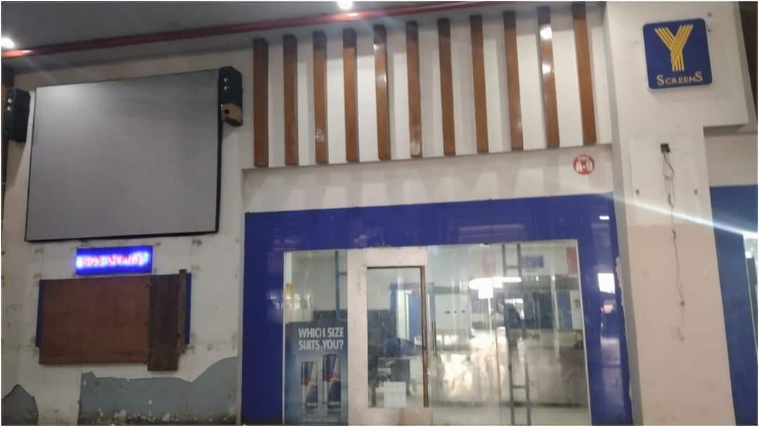 Famous Y screens reopened in Vijayawada bus stand Vijayawada News: విజయవాడ బస్టాండ్ లో మూవీ థియేటర్ రీ ఓపెనింగ్.. Y స్క్రీన్ స్థానంలో R సినిమాస్