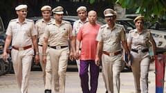 स्वयंभू बाबा चैतन्यानंद सरस्वती के खिलाफ दायर चार्जशीट में बड़े आरोप, 43 गवाहों के बयान शामिल