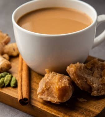 ਗੁੜ ਵਾਲੀ ਚਾਹ ਸਿਹਤ ਦਾ ਖਜ਼ਾਨਾ; ਸਰਦੀਆਂ 'ਚ ਤੰਦਰੁਸਤੀ ਬਣਾਈ ਰੱਖਣ ਵਾਲੇ ਅਨੋਖੇ ਫਾਇਦੇ