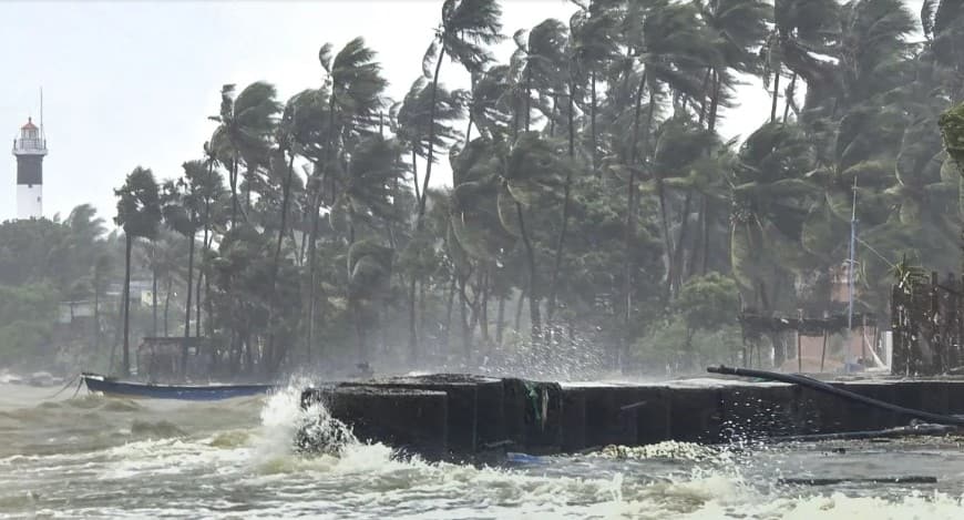 கனமழை எச்சரிக்கை! காஞ்சிபுரம், செங்கல்பட்டு, திருவள்ளூர் மாவட்டங்களில் இன்று என்ன நடக்கும்?