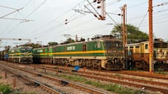 एक पहिए से लेकर पूरे डब्बे तक... कितने में बनती है एक ट्रेन, चलने के बाद रेलवे की कितनी होती है कमाई?