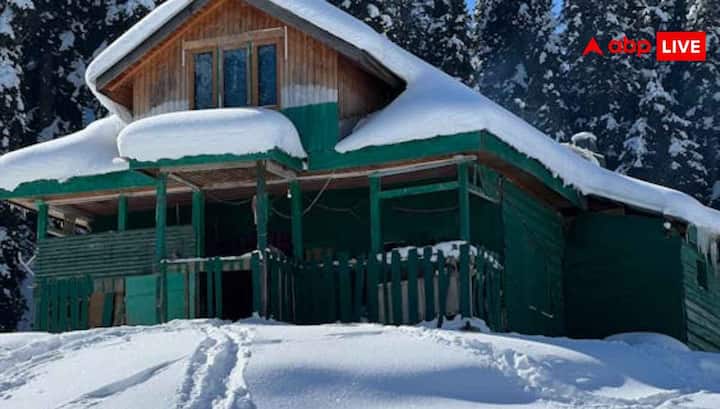 अगर असली कड़क ठंड और गहरी बर्फ का एक्सपीरियंस चाहिए, तो गुलमर्ग एकदम परफेक्ट है. यहां की सुंदरता फिल्मी सीन जैसी लगती है. स्नो स्कीइंग, स्नोबोर्डिंग और प्रसिद्ध गोंडोला केबल कार यहां की खासियत हैं. जनवरी में यह भारत की सबसे ठंडी और सबसे खूबसूरत बर्फबारी वाली जगहों में गिना जाता है.