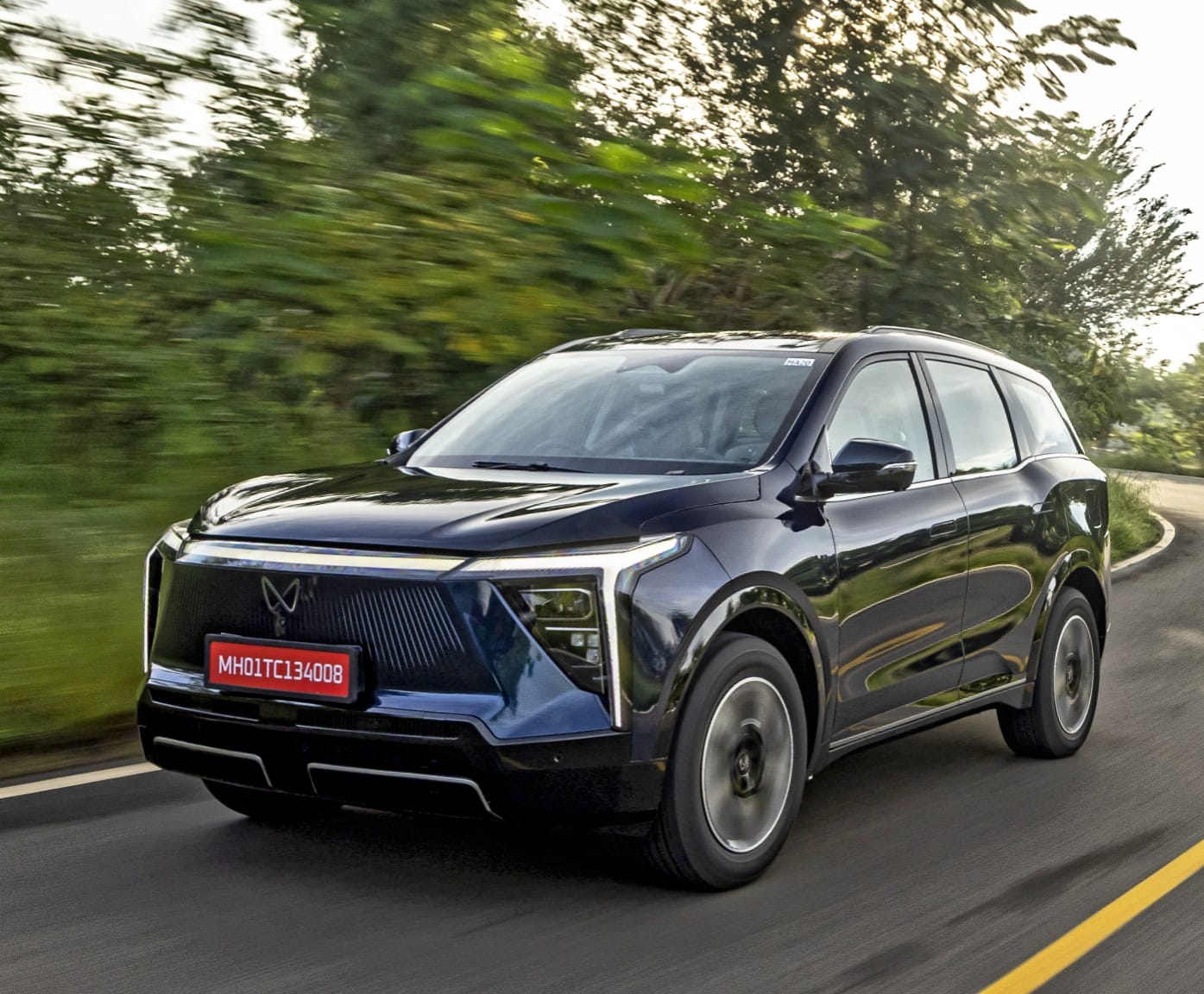 Mahindra XEV 9S First Drive Review: A Tech Filled 7 Seater?