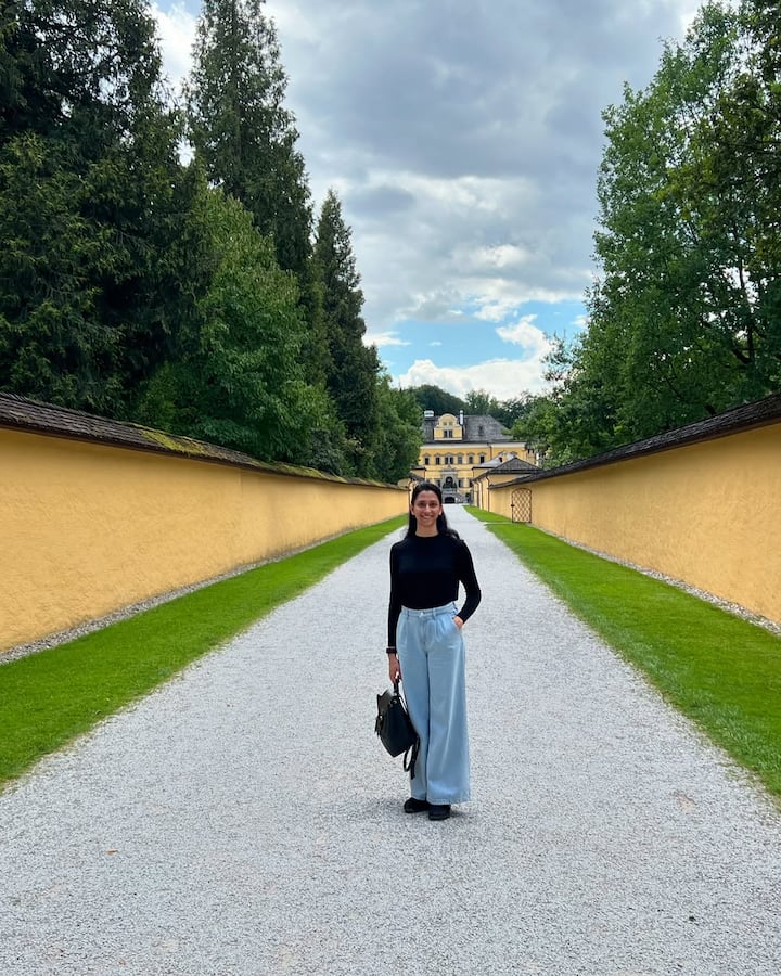 दीपिका जहां पॉपुलर एक्ट्रेस हैं. वहीं अनीशा एक फेमस गोल्फ प्लेयर हैं. जो इंटरनेशनल लेवल पर भारत का प्रतिनिधित्व करती हैं.