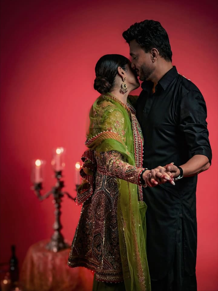 ऐसे में फैंस सोशल मीडिया पर दोनों की शो में वापसी की मांग कर रहे हैं. उनका कहना है कि इन दोनों के बिना ये शो बिल्कुल अधूरा है.