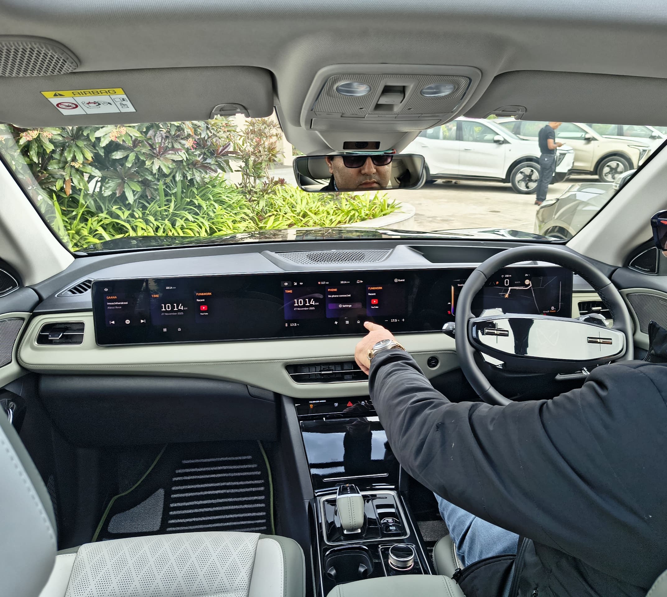 Mahindra XEV 9S First Drive Review: A Tech Filled 7 Seater?