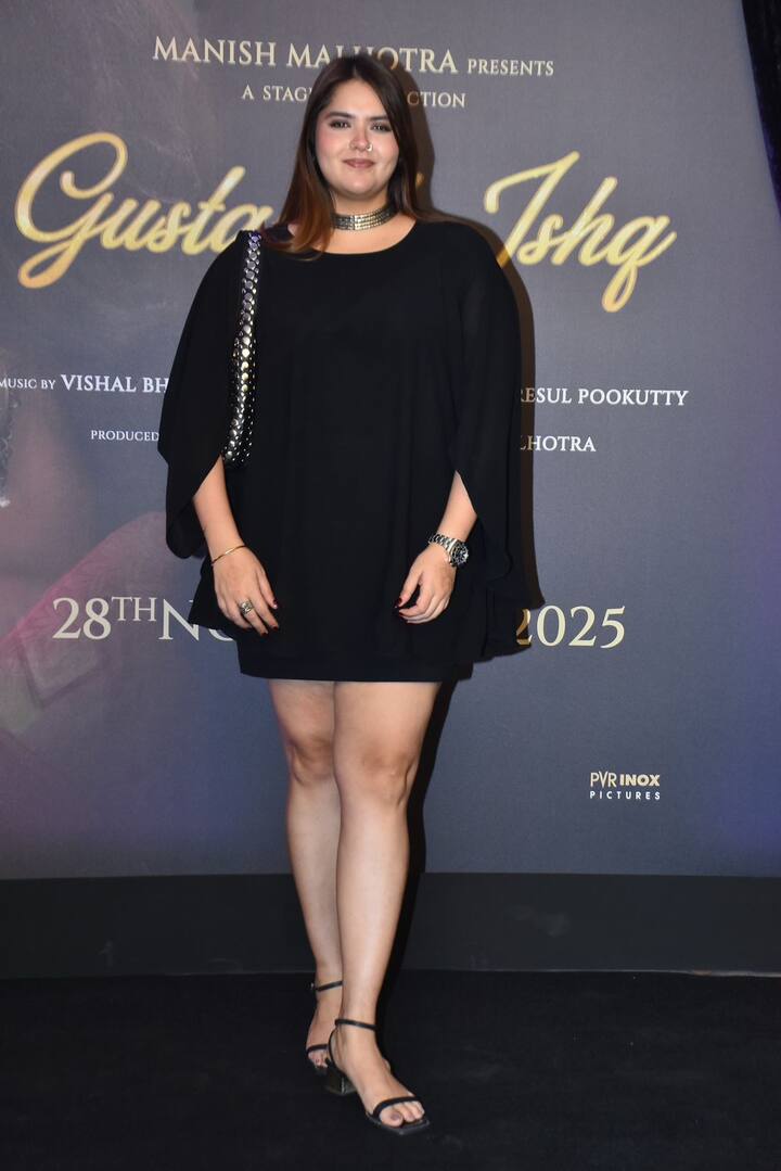 'गुस्ताख इश्क' की स्क्रीनिंग पर टीवी एक्ट्रेस अंजलि आनंंद भी पहुंची. इस खास मौके पर ब्लैक आउटफिट में वो काफी स्टनिंग लगीं.