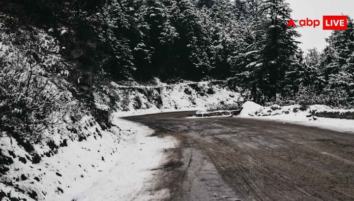पेड़ों पर चमकती बर्फ की परतें, ठंडी हवा और दिल को सुकून देने वाले पहाड़. यह सब किसी भी ट्रैवलर का मन मोह लेते हैं. भारत में ही कई ऐसी जगहें हैं जहां बेहद कम बजट में बर्फबारी का मजा लिया जा सकता है.