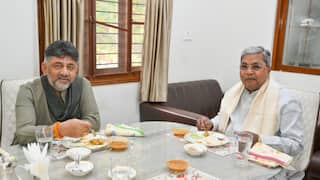 Siddaramaiah Meets Shivakumar Over Breakfast Amid Karnataka Power Tussle