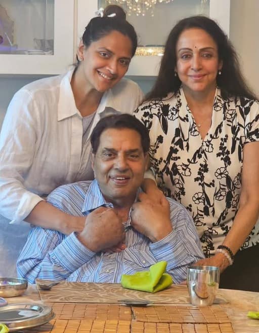 ਧਰਮਿੰਦਰ ਦੀ '450 ਕਰੋੜ ਦੀ ਜਾਇਦਾਦ' ਚੋਂ ਧੀ ਨੇ ਮੰਗੀ ਇਹ ਚੀਜ਼, ਫੈਨਜ਼ ਹੋਏ ਹੈਰਾਨ...