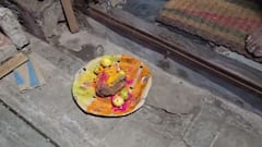 Kolhapur News: मुरगुडला राष्ट्रवादीच्या उमेदवाराच्या दारात दोन पत्रावळीत लिंबू, नारळ, हळद टाकत भानामती!