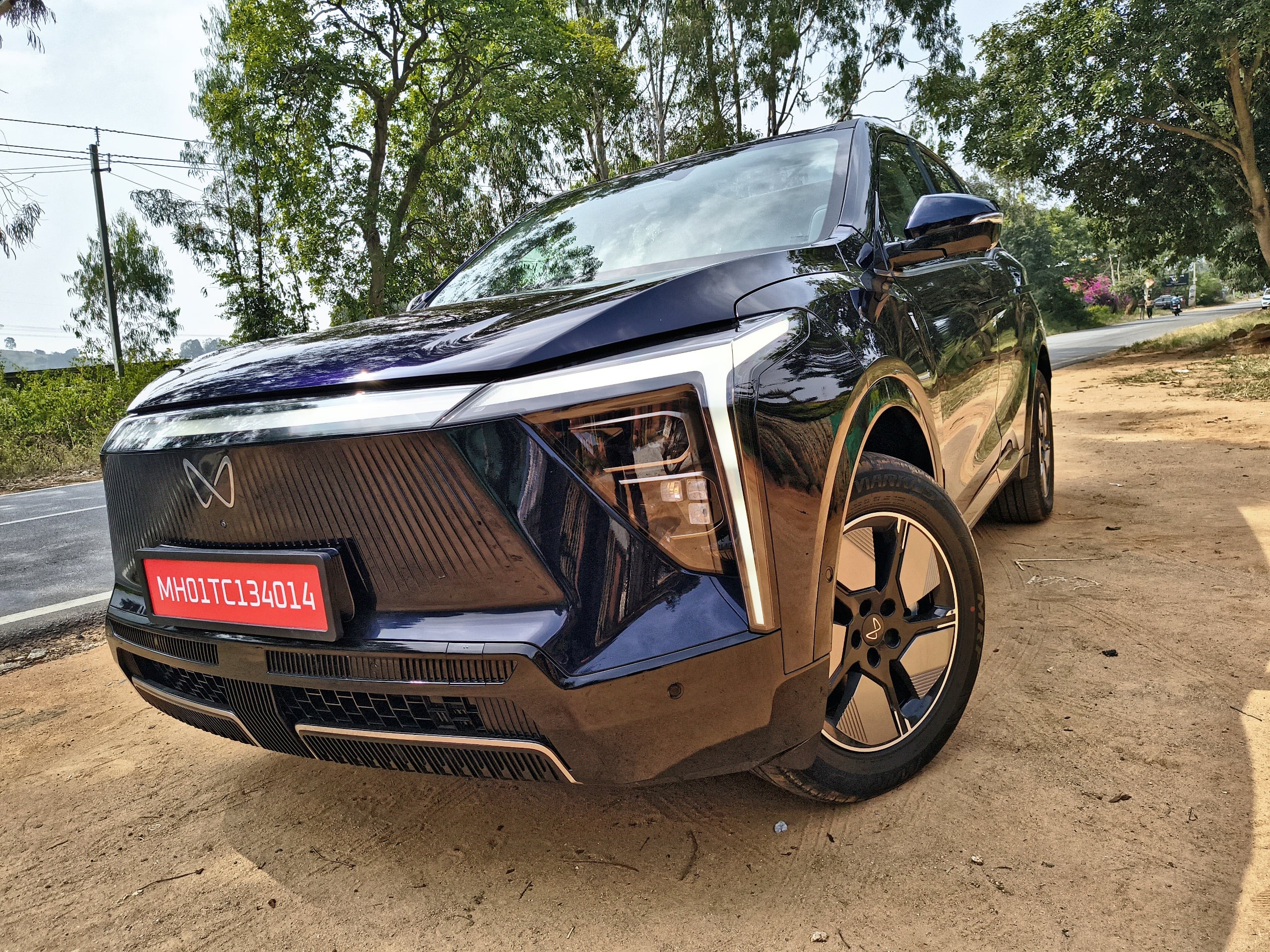 Mahindra XEV 9S First Drive Review: A Tech Filled 7 Seater?